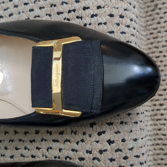 Salvatore Ferragamo Buckle Front Pump 8.5 - Picture 5 of 9